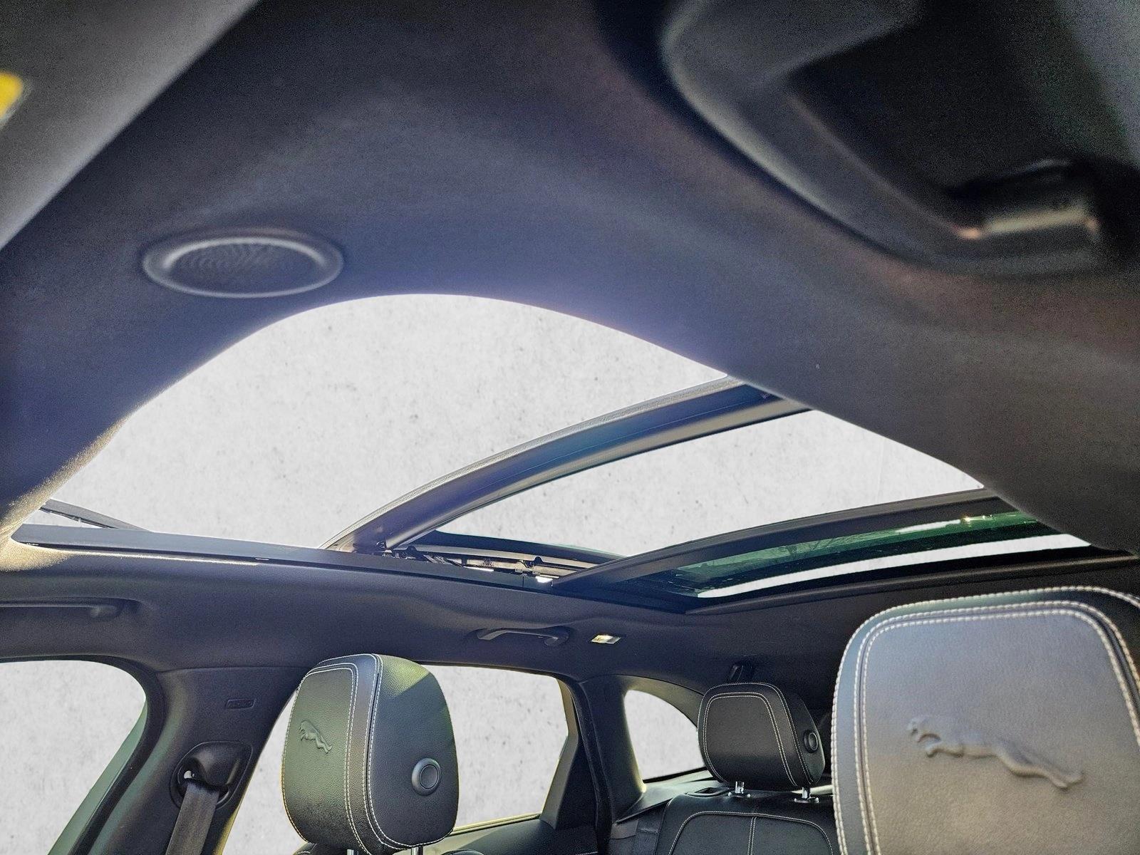 2021 Jaguar F-Pace R-Dynamic S - Photo 17