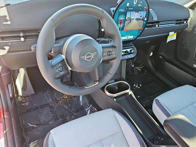 2025 Mini Cooper Hardtop 2 Door Signature photo 3