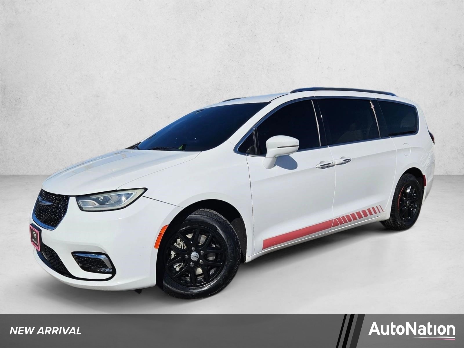2021 Chrysler Pacifica Touring L's photo