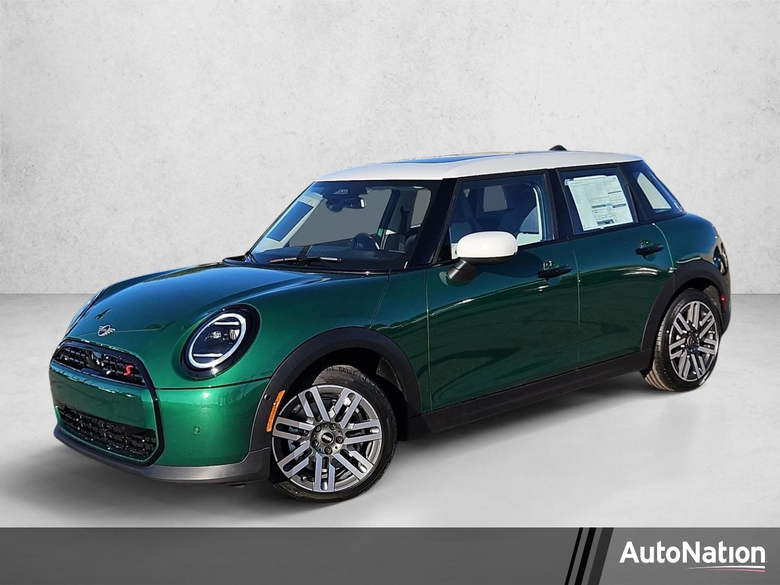 2026 MINI Hardtop Cooper S Signature's photo