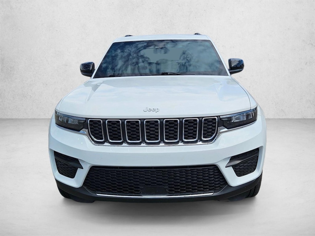 Used 2025 Jeep Grand Cherokee Laredo SUV
