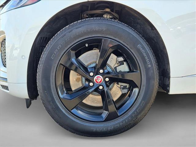 2021 Jaguar F-Pace R-Dynamic S - Photo 24
