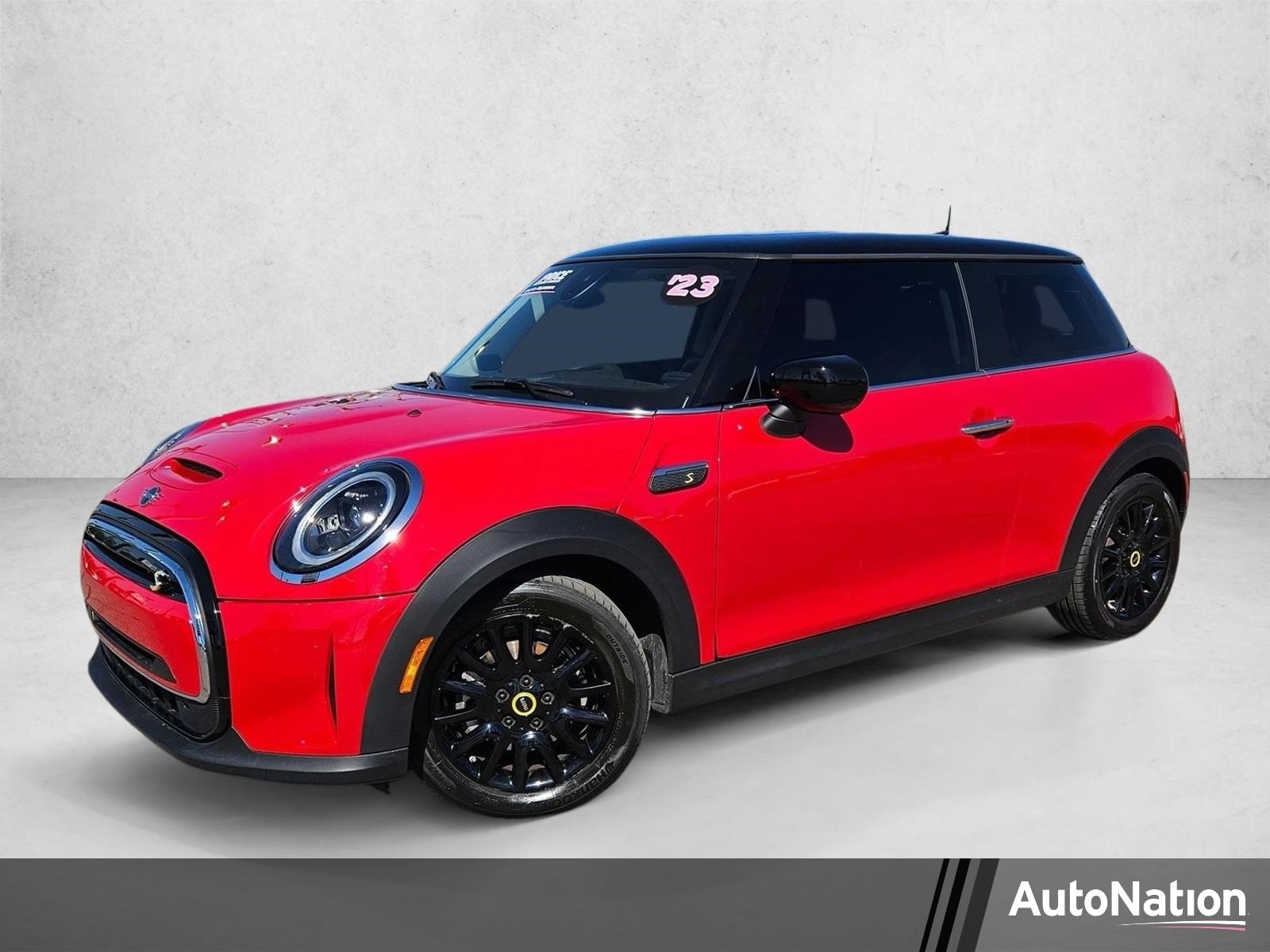 2023 MINI Hardtop Cooper SE Signature's photo