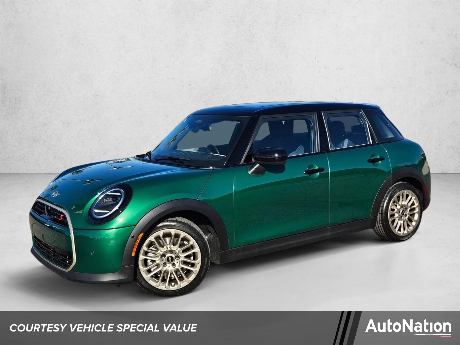 2026 MINI Hardtop Cooper S Signature's photo