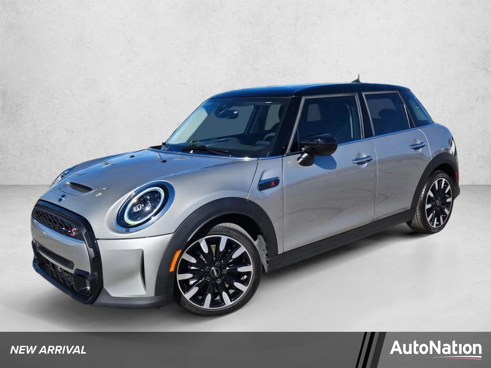 2024 MINI Hardtop Cooper S's photo
