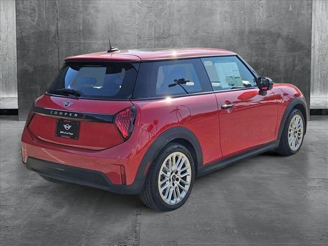 2025 Mini Cooper 2 Door Hardtop Signature photo 2
