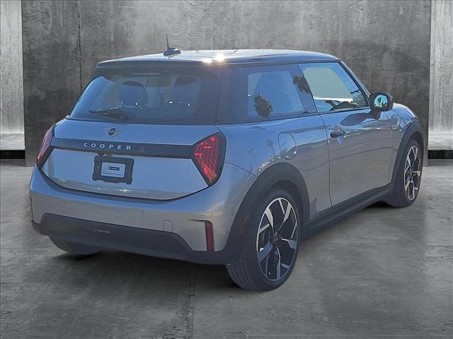 2025 Mini Cooper 2 Door Hardtop S photo 2