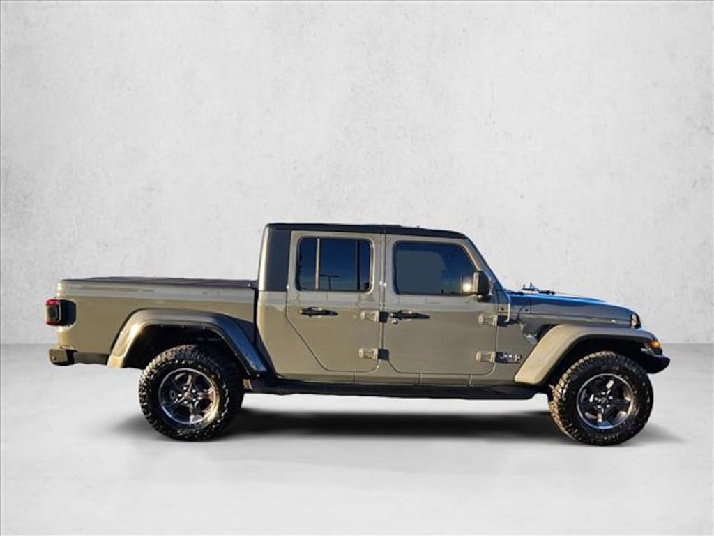 Used 2023 Jeep Gladiator Overland Truck Crew Cab