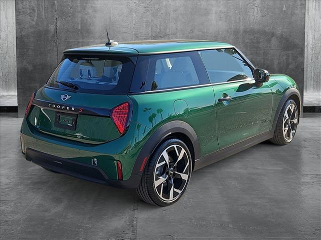 2025 Mini Cooper 2 Door Hardtop S photo 2