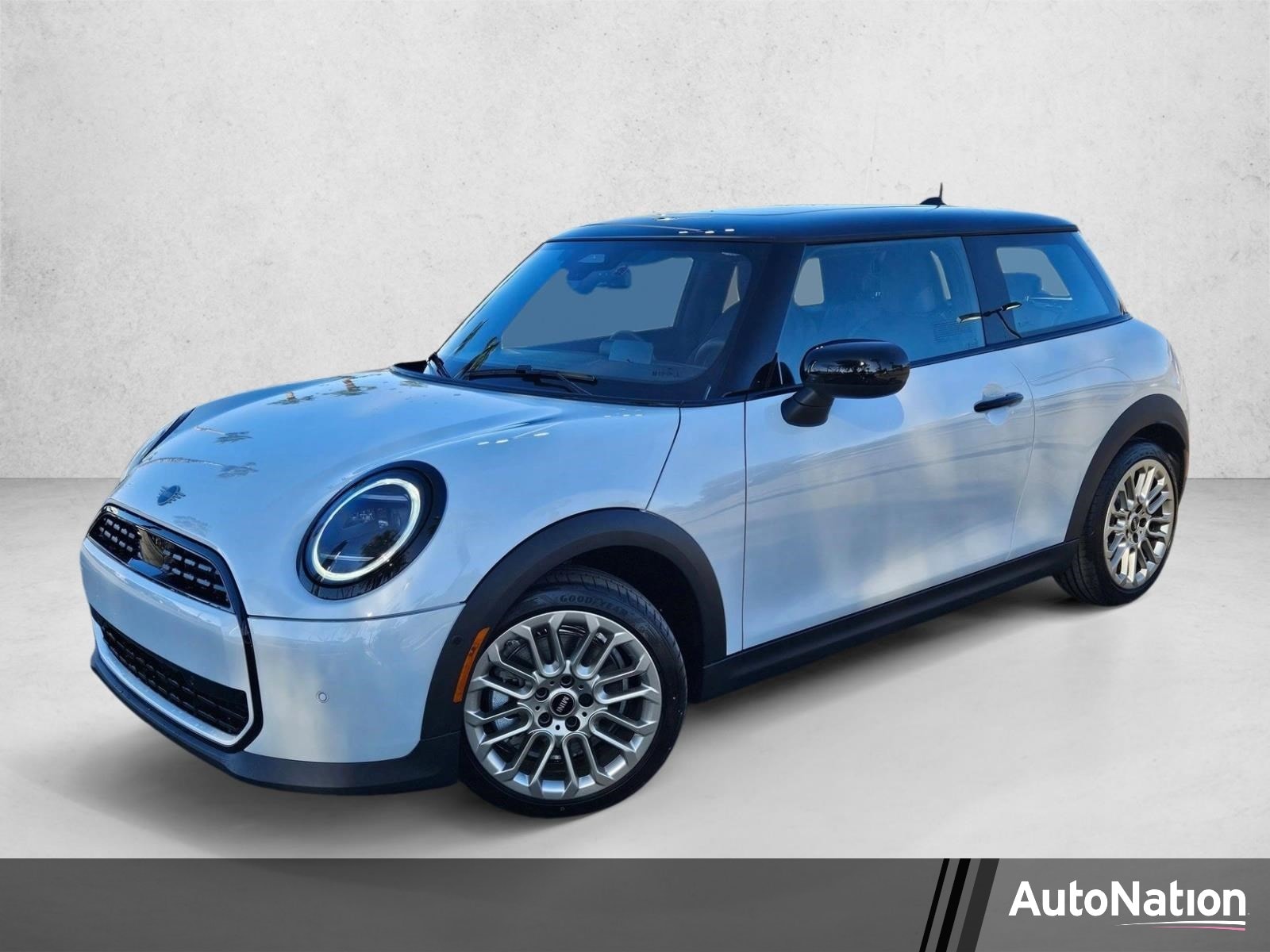 2026 MINI Hardtop's photo