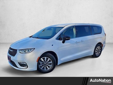 2024 Chrysler Pacifica Hybrid Select Van Passenger Van