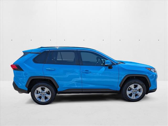 2021 Toyota RAV4 XLE photo 4