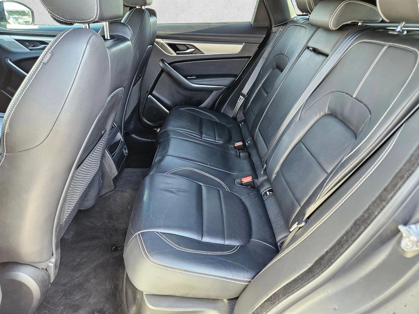 2021 Jaguar F-Pace R-Dynamic S - Photo 20