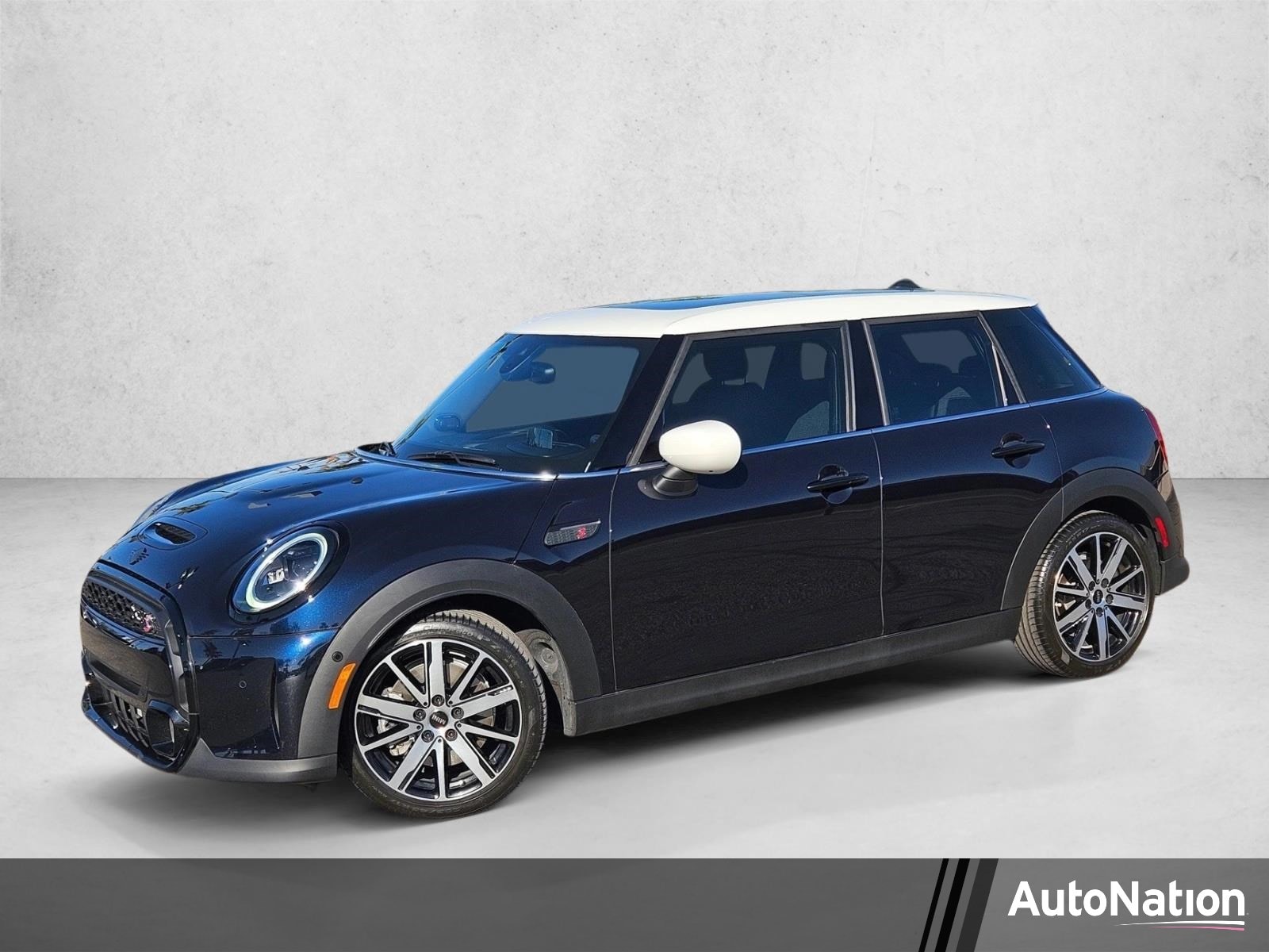 2024 MINI Hardtop Cooper S's photo