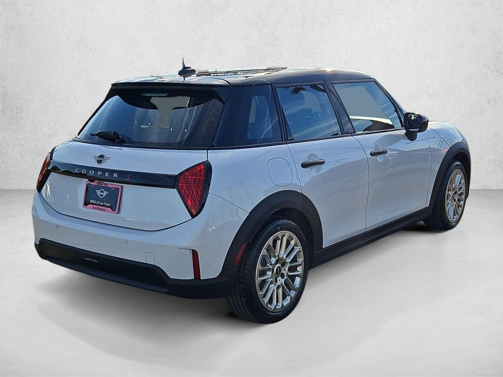 2026 MINI Hardtop 4 Door S - Photo 8