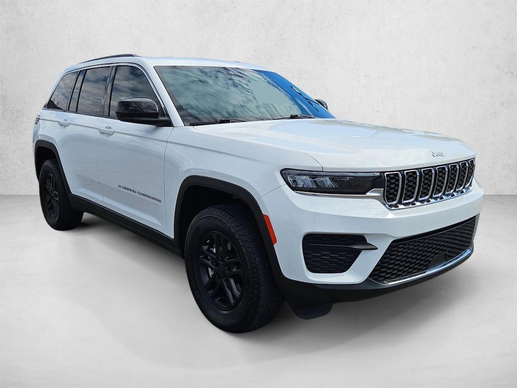 Used 2025 Jeep Grand Cherokee Laredo SUV