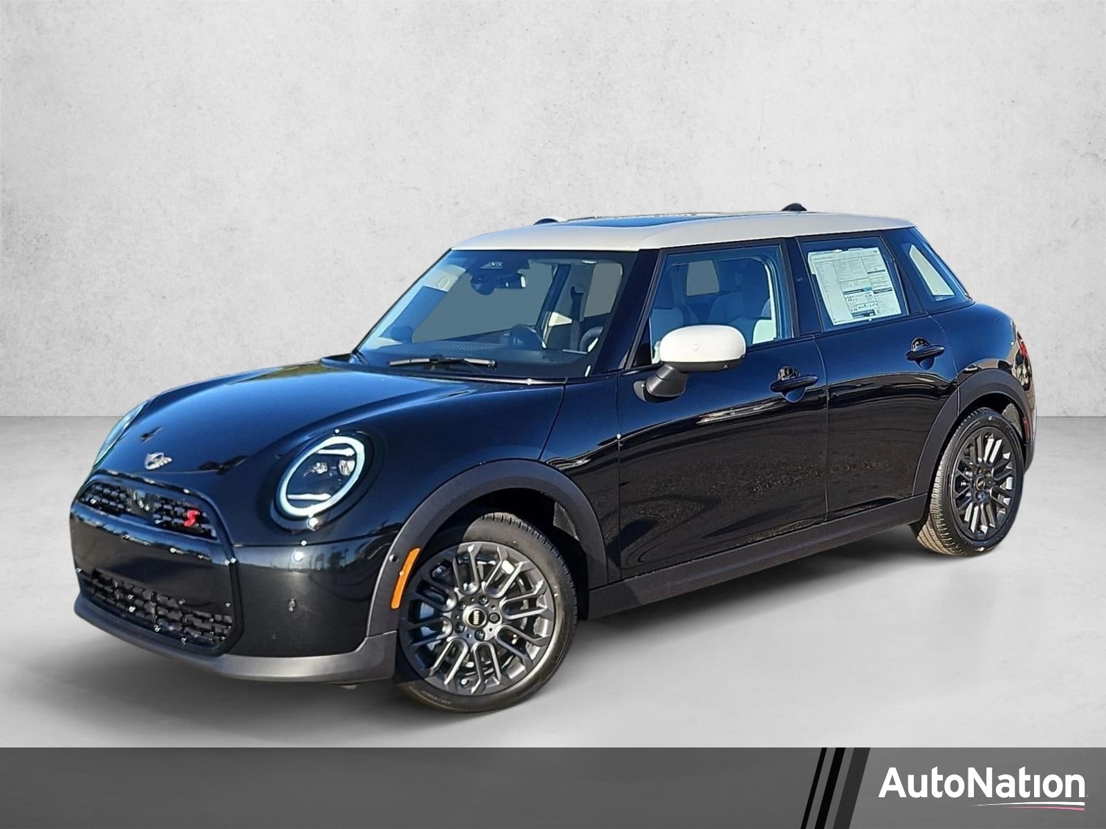 2026 MINI Hardtop Cooper S's photo