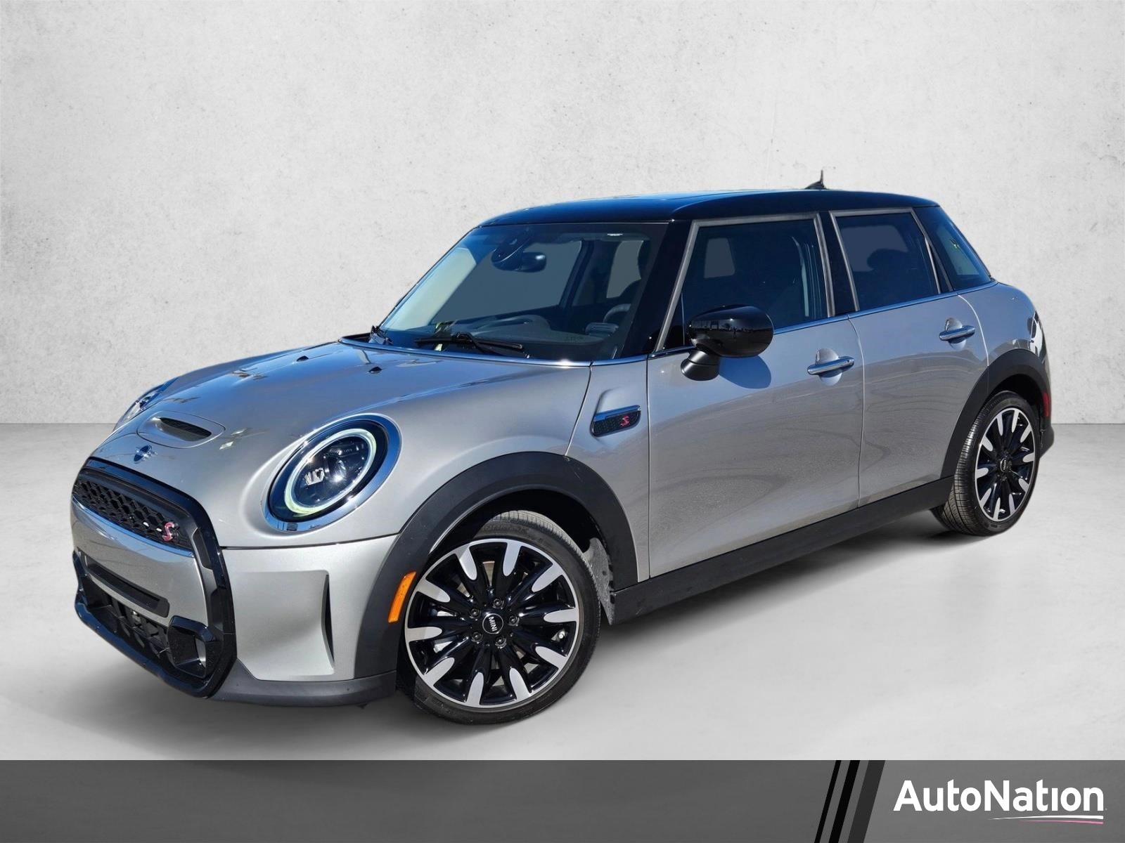 2024 MINI Hardtop Cooper S's photo