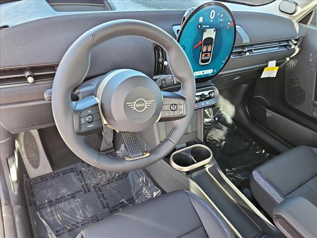 2025 Mini Cooper Hardtop 2 Door Signature photo 3