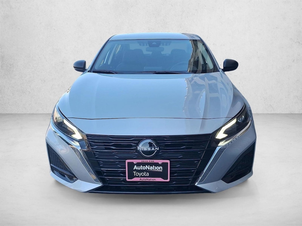 Used 2025 Nissan Altima SV Sedan