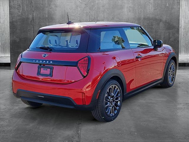 2025 Mini Cooper Hardtop 2 Door Signature photo 2