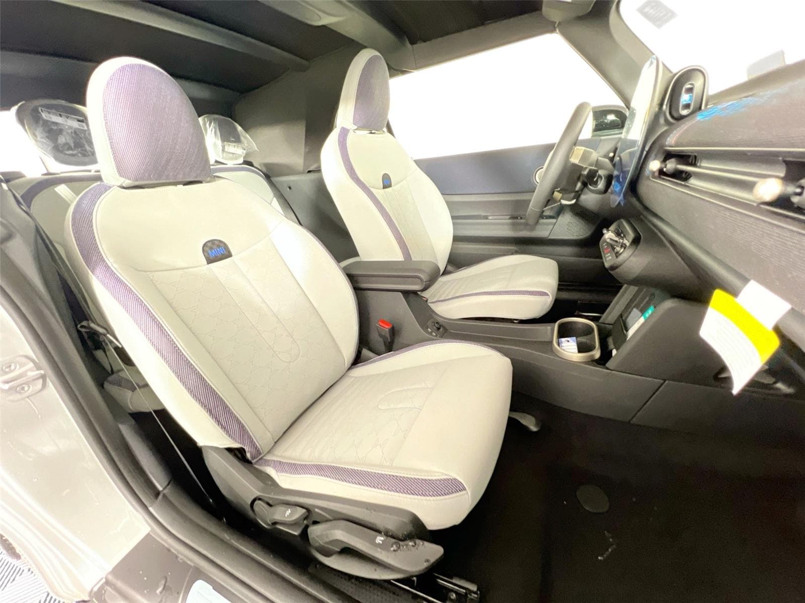 2026 MINI Convertible Base - Photo 21