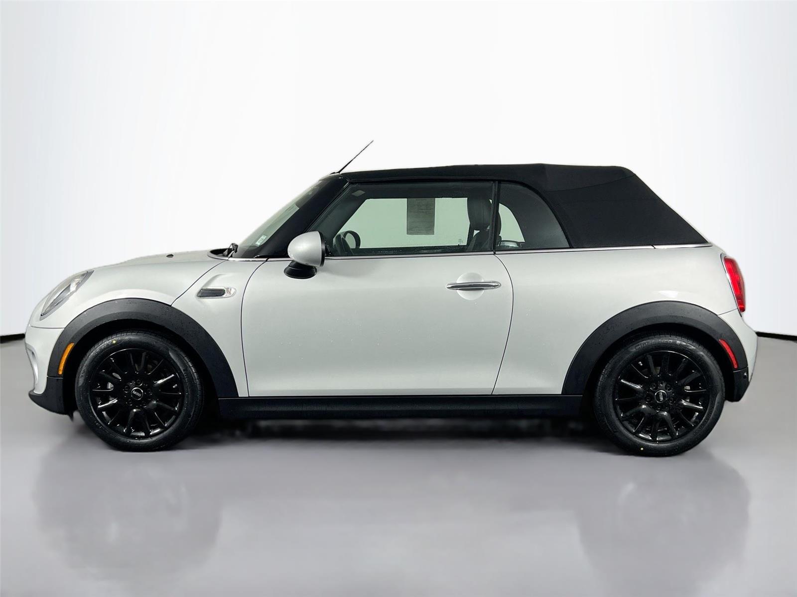 2018 Mini Cooper Convertible photo 2