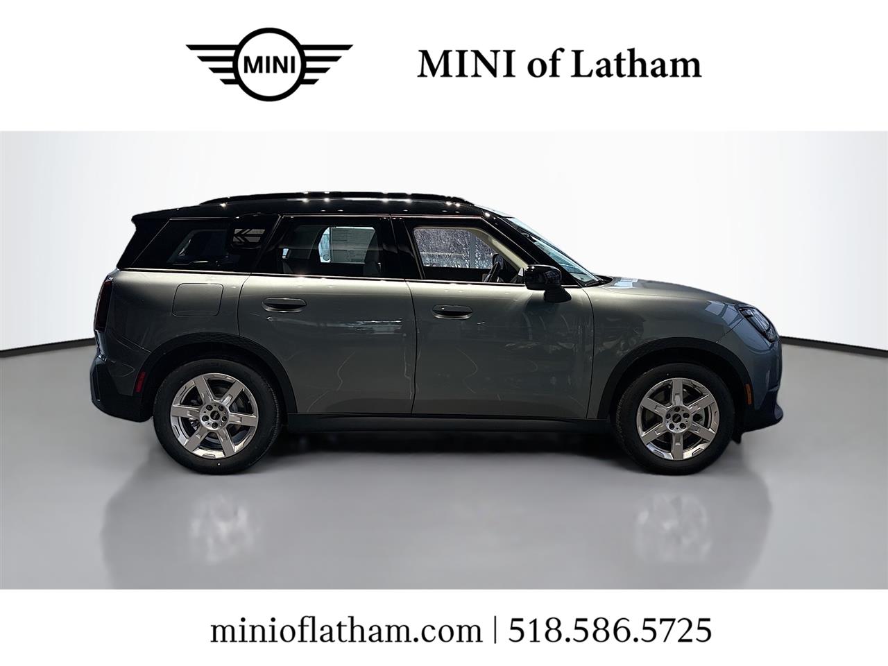2025 MINI Countryman SE's photo