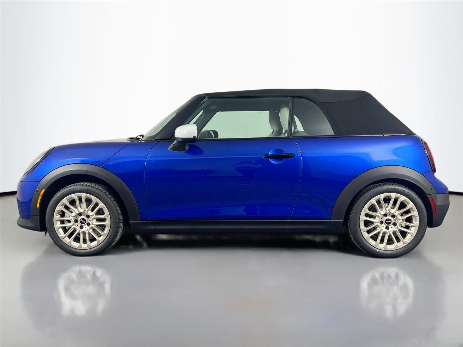 2025 Mini Cooper Convertible Signature photo 3