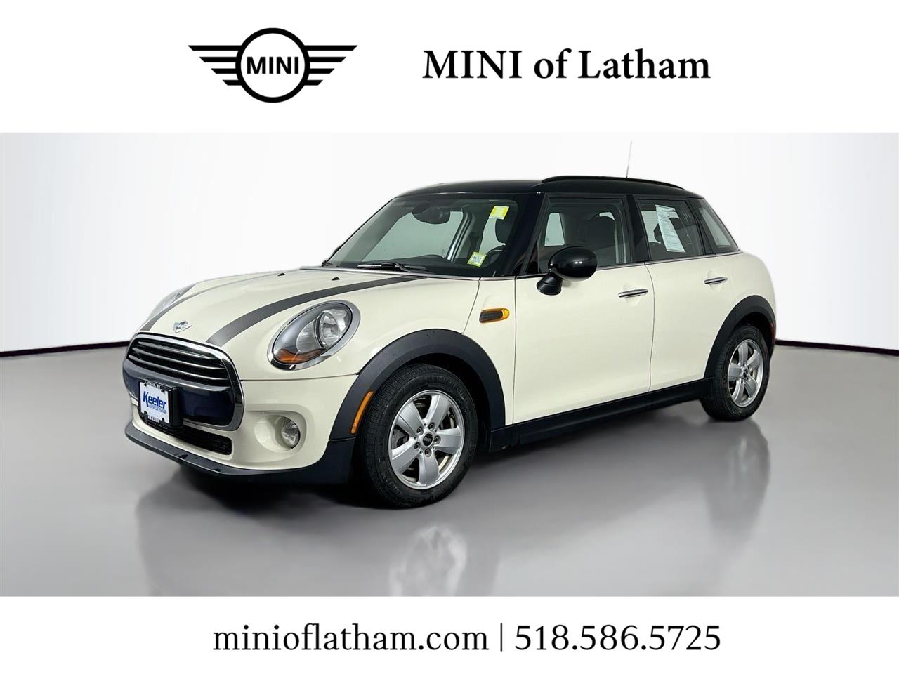 2017 MINI Cooper 4 Door's photo