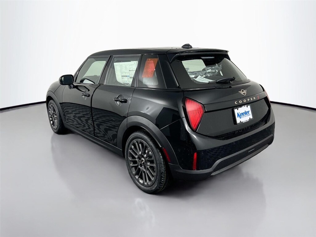 New 2026 MINI 4 Door Signature Plus Hatchback