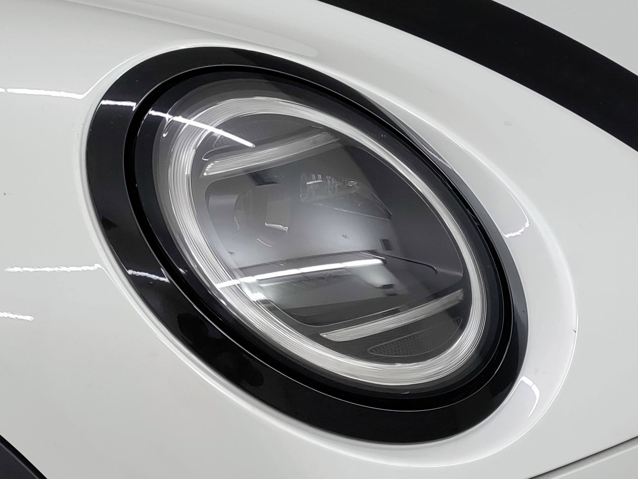 2026 Mini Cooper Convertible Iconic photo 4