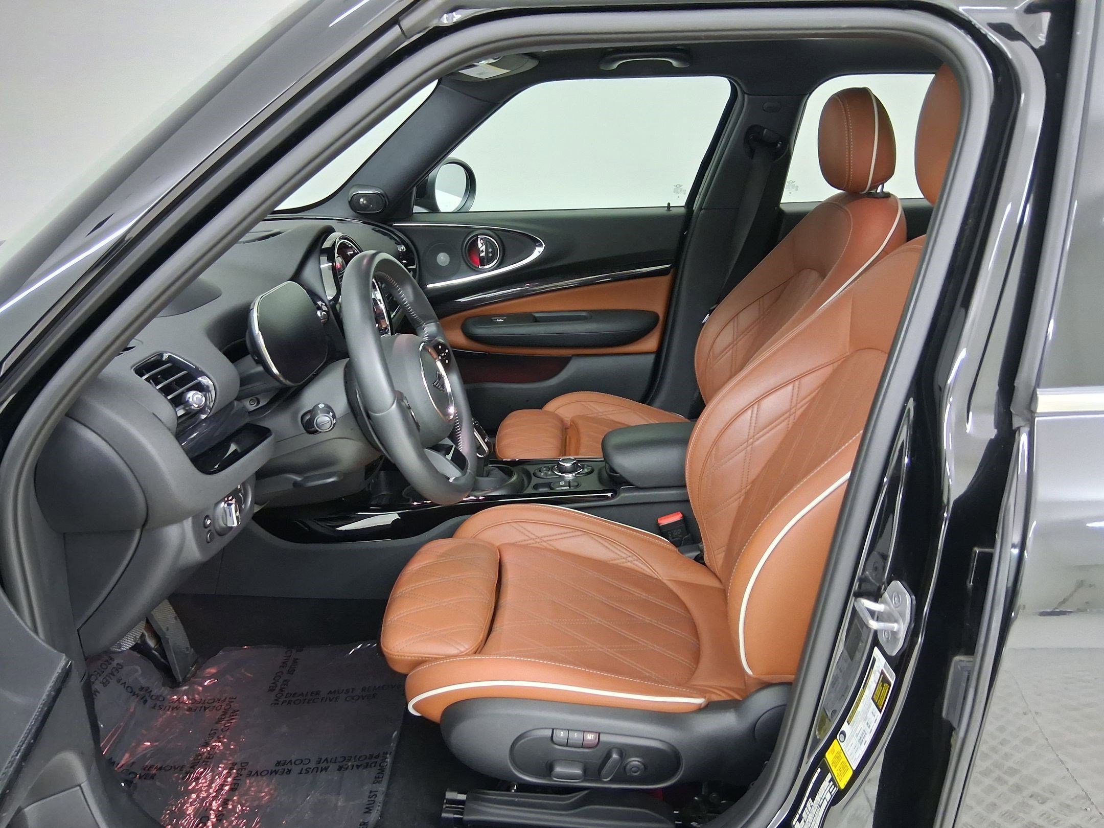 2024 MINI Clubman Cooper S photo 2