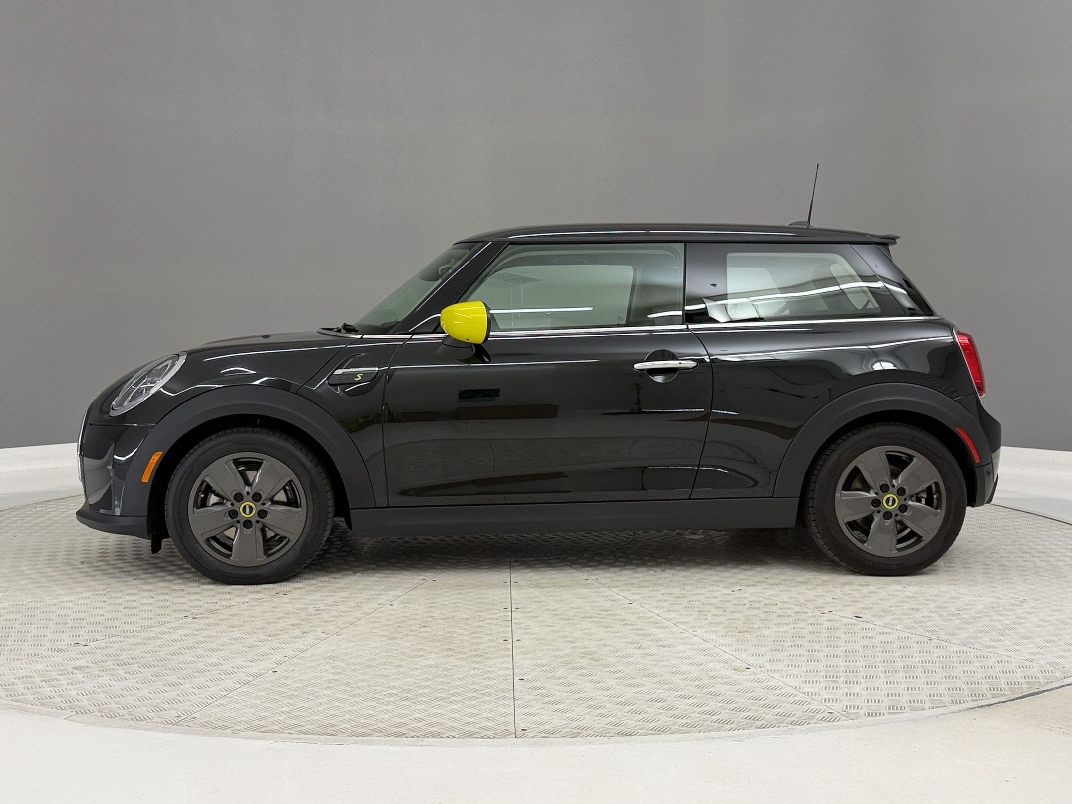 Used 2024 MINI Hardtop 2 Door SE with VIN WMW13DJ08R2U95564 for sale in Monrovia, CA