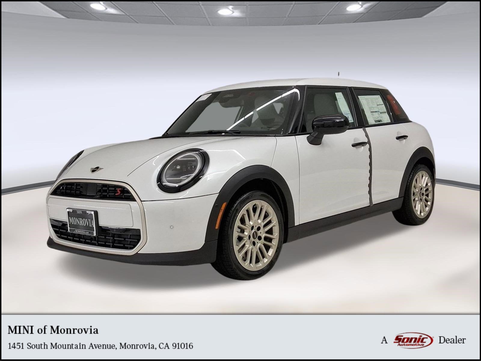 2026 MINI Hardtop Cooper S's photo