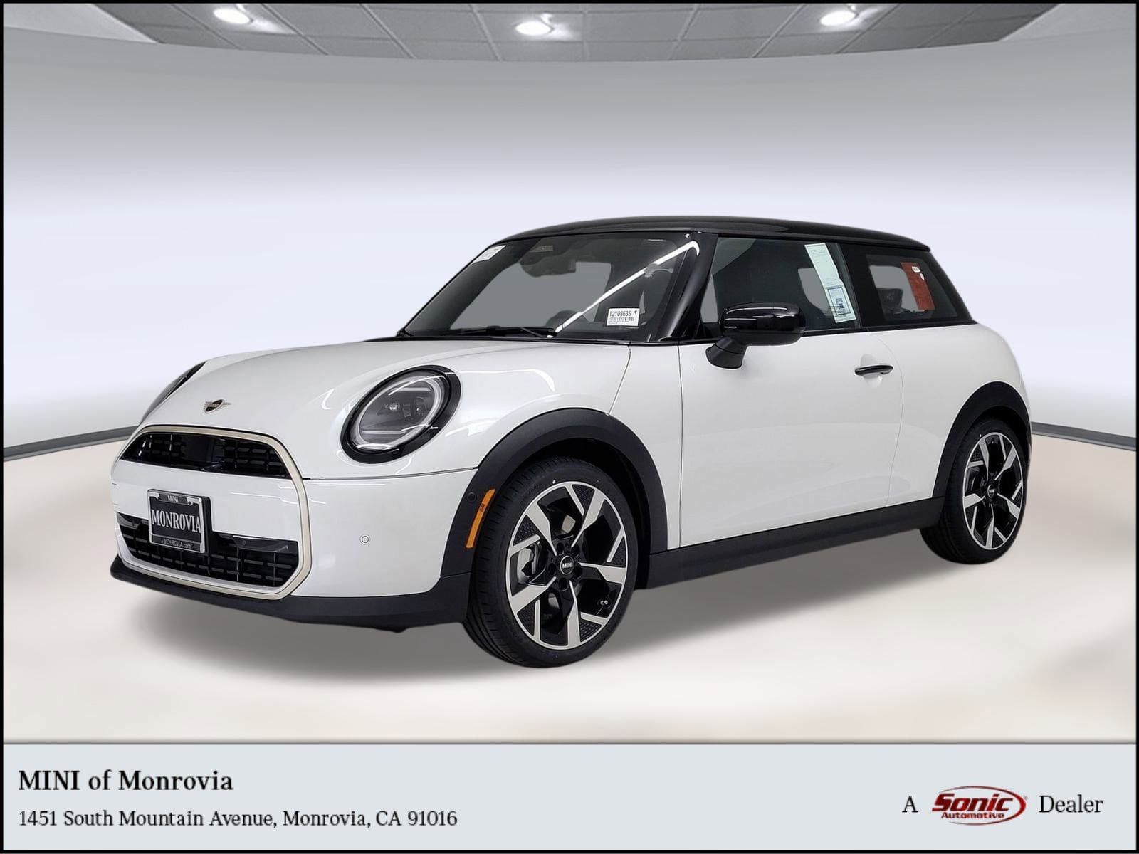 2026 MINI Hardtop 2 Door's photo