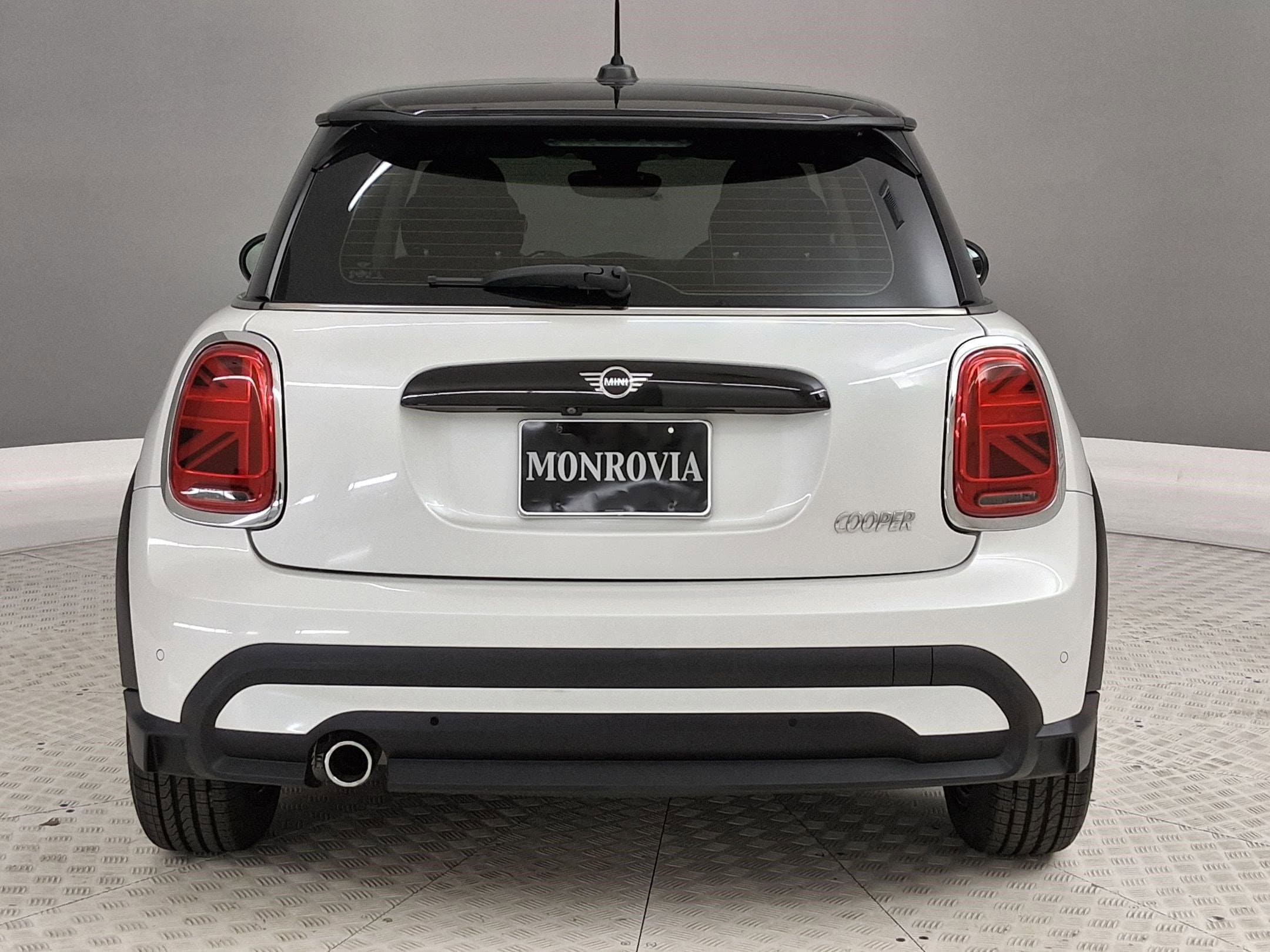 2024 MINI Hardtop 2 Door Cooper photo 3