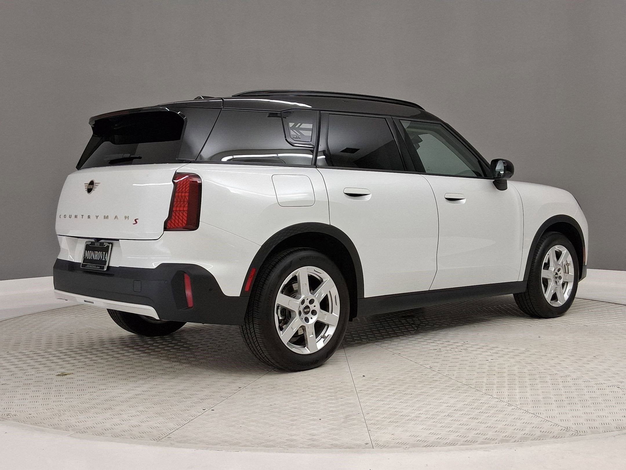 2025 MINI Countryman S photo 6