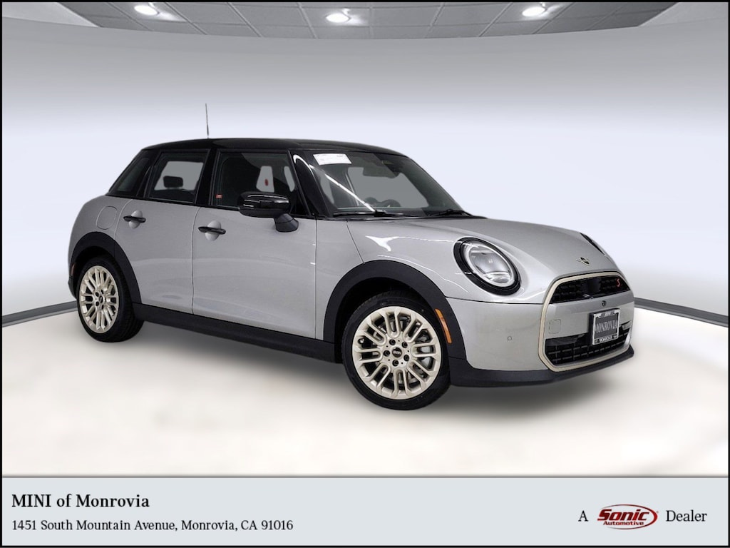 New 2025 MINI Hardtop 4 Door Iconic Hatchback