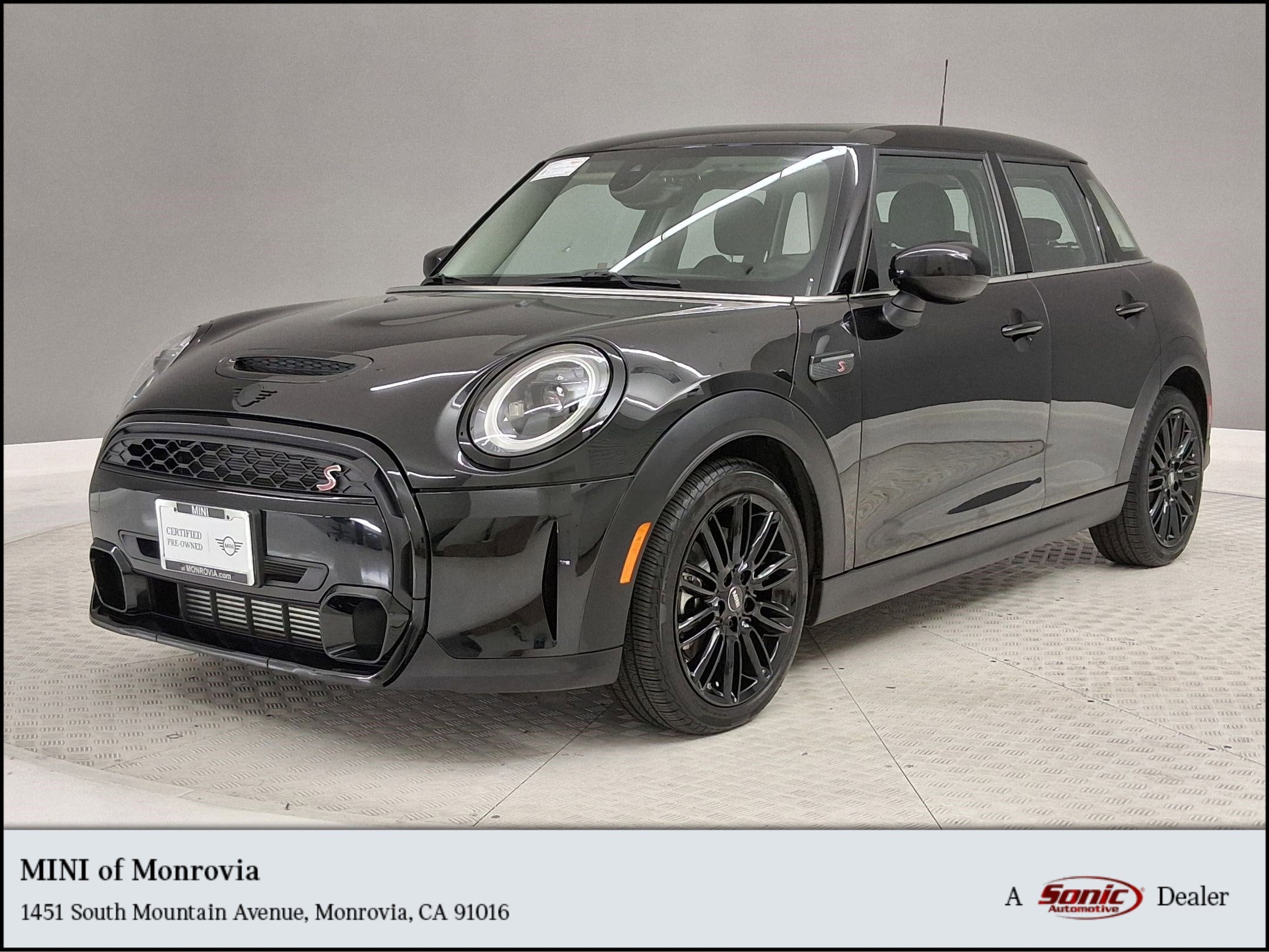 2024 MINI Hardtop Cooper S's photo
