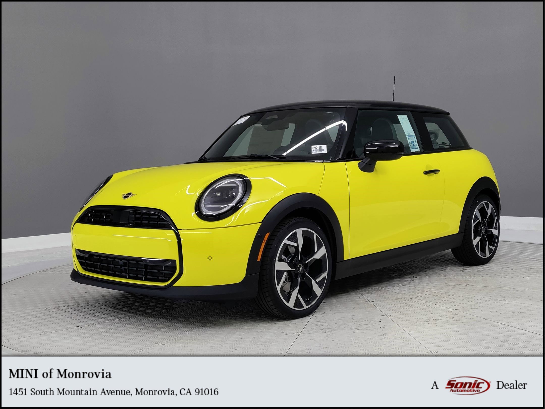 2026 MINI Hardtop 2 Door Oxford Edition's photo