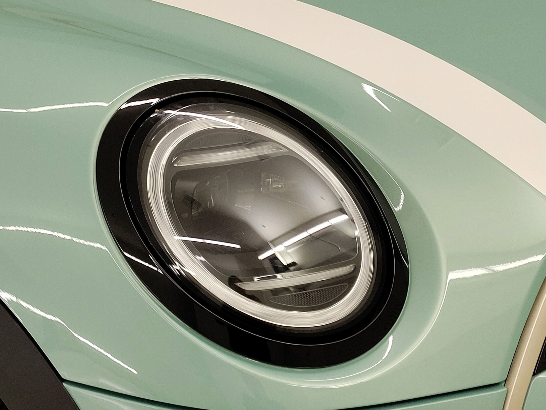 2026 Mini Cooper S Iconic photo 3