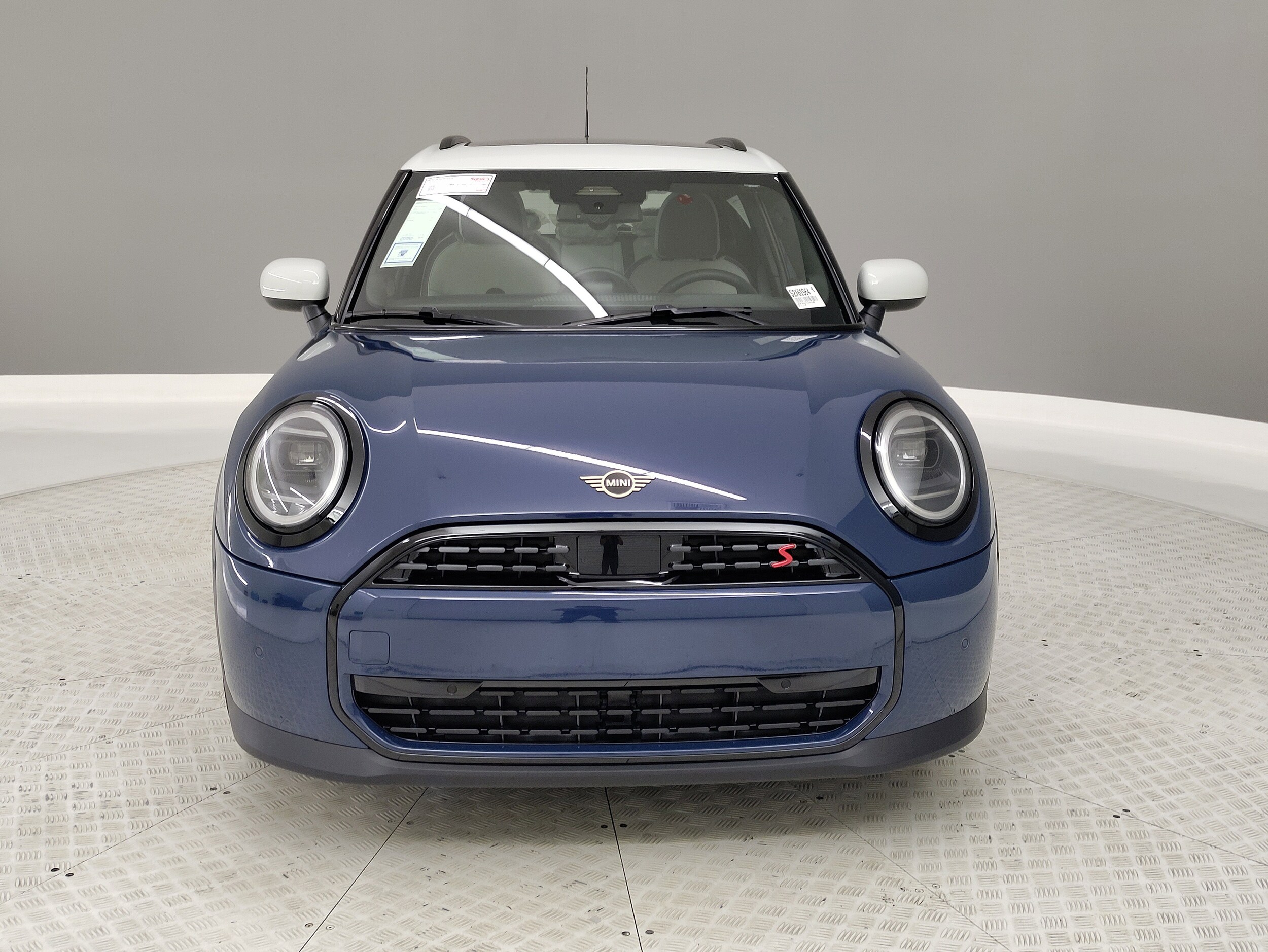 2025 Mini Cooper 4 Door Hardtop Signature photo 2