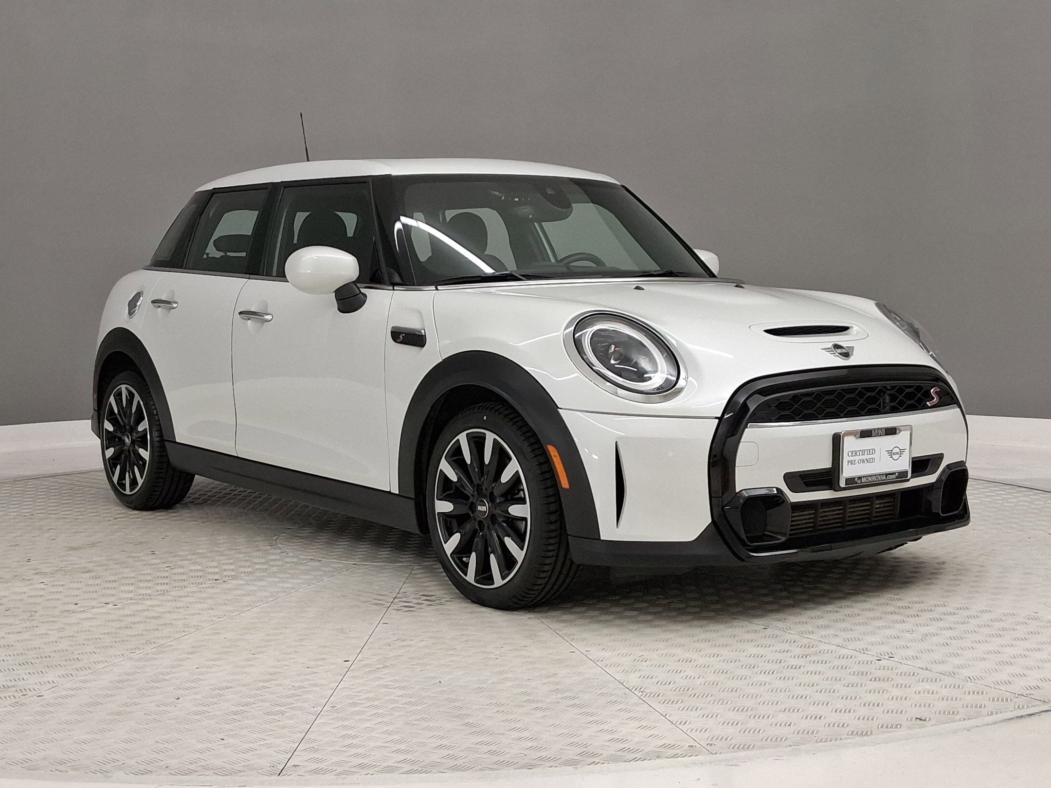 2024 MINI Hardtop 4 Door Cooper S photo 4