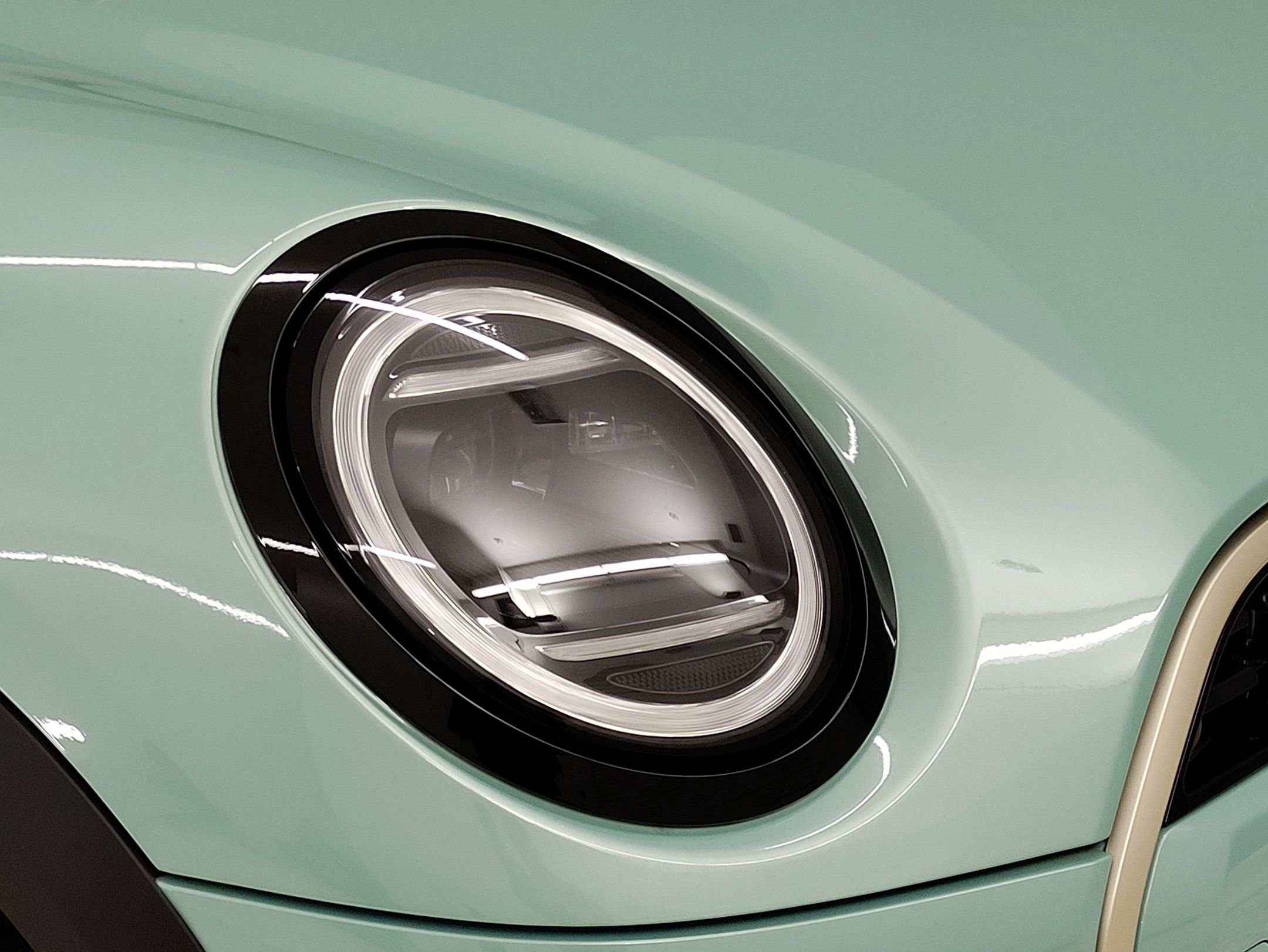 2026 Mini Cooper S Iconic photo 3