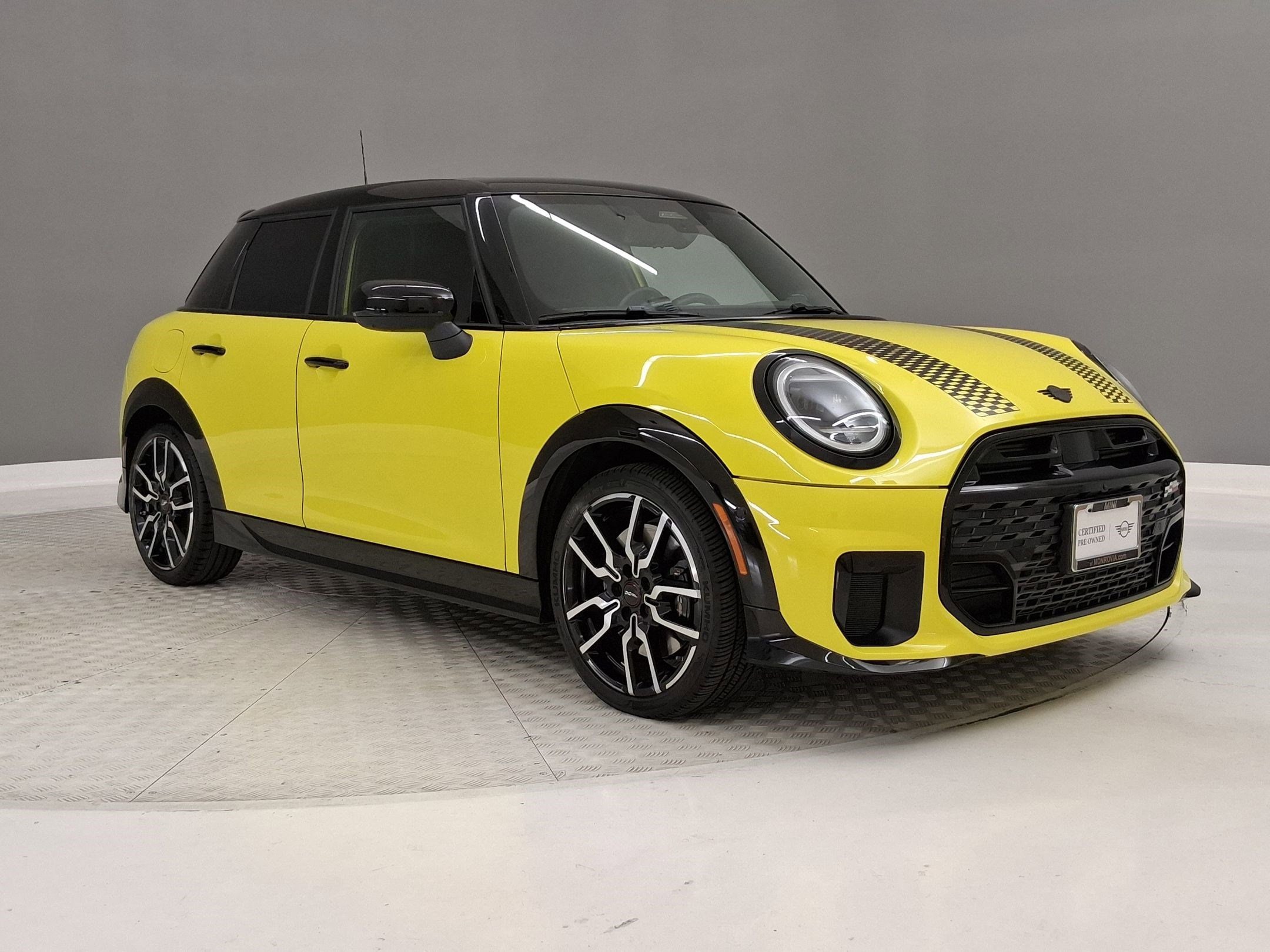 2025 MINI Hardtop 4 Door Cooper S photo 4