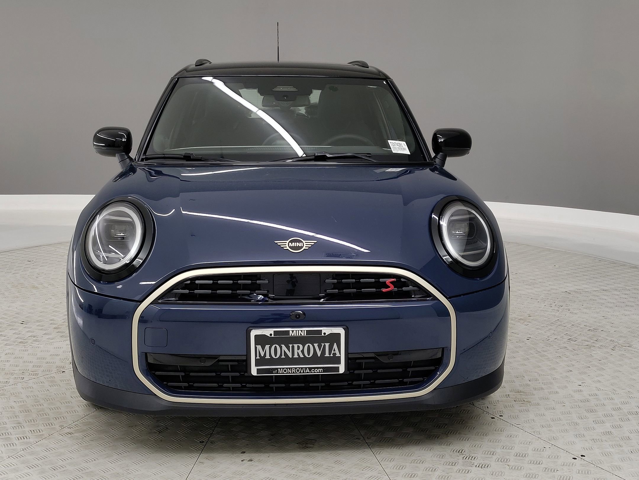 2026 Mini Cooper S Iconic photo 2
