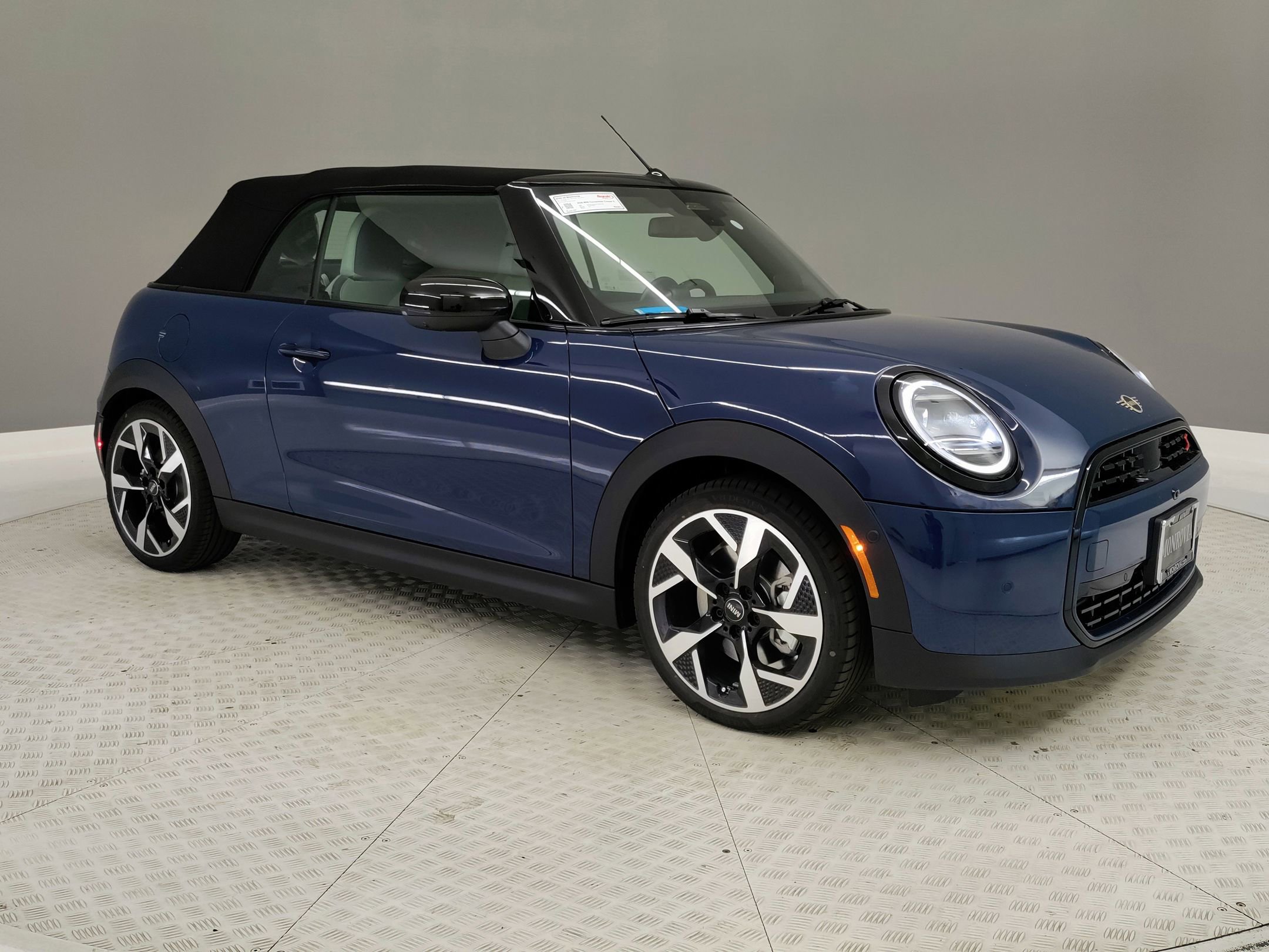 2026 Mini Cooper Convertible Iconic photo 3