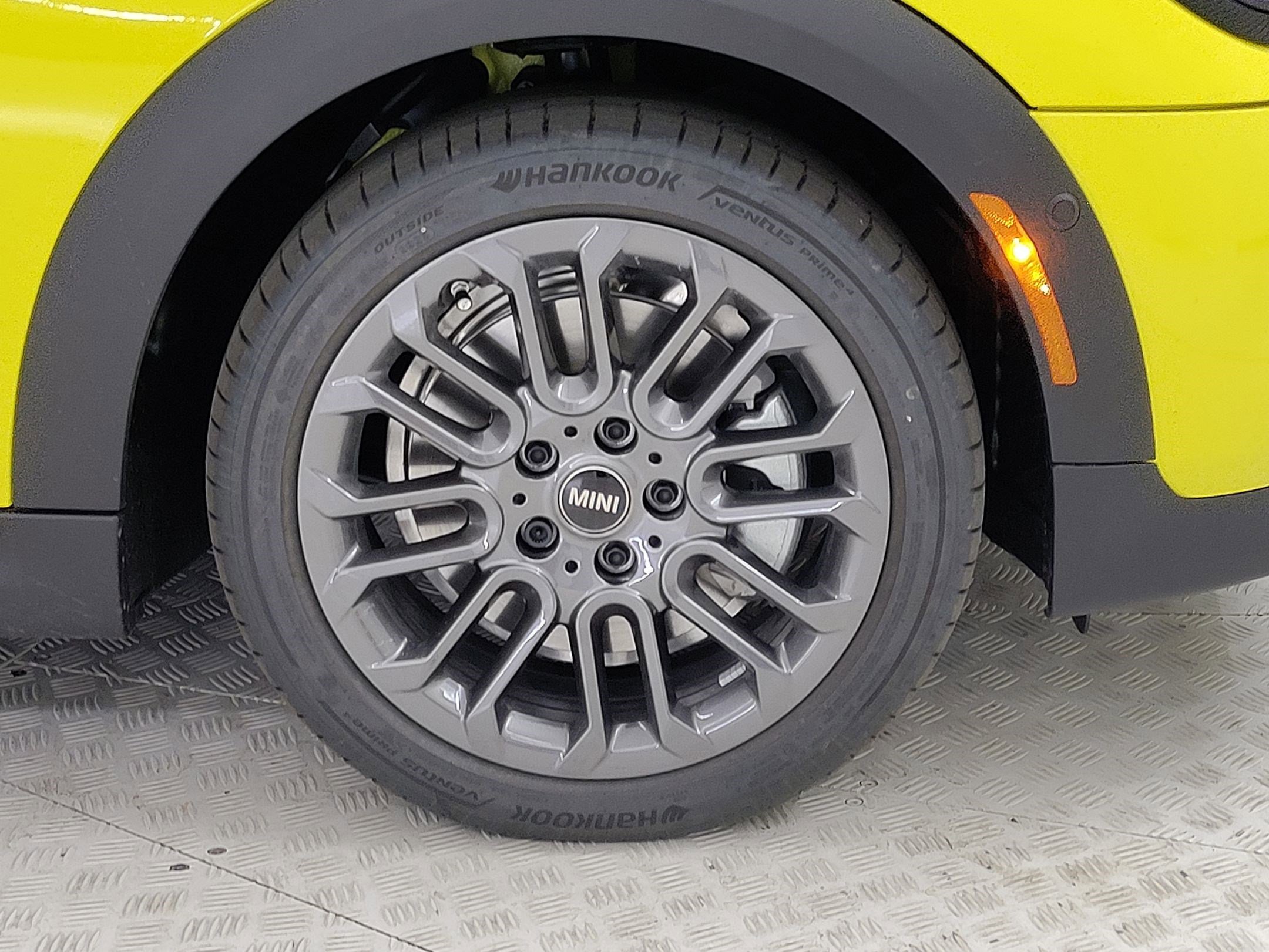 2026 Mini Cooper Hardtop S photo 4