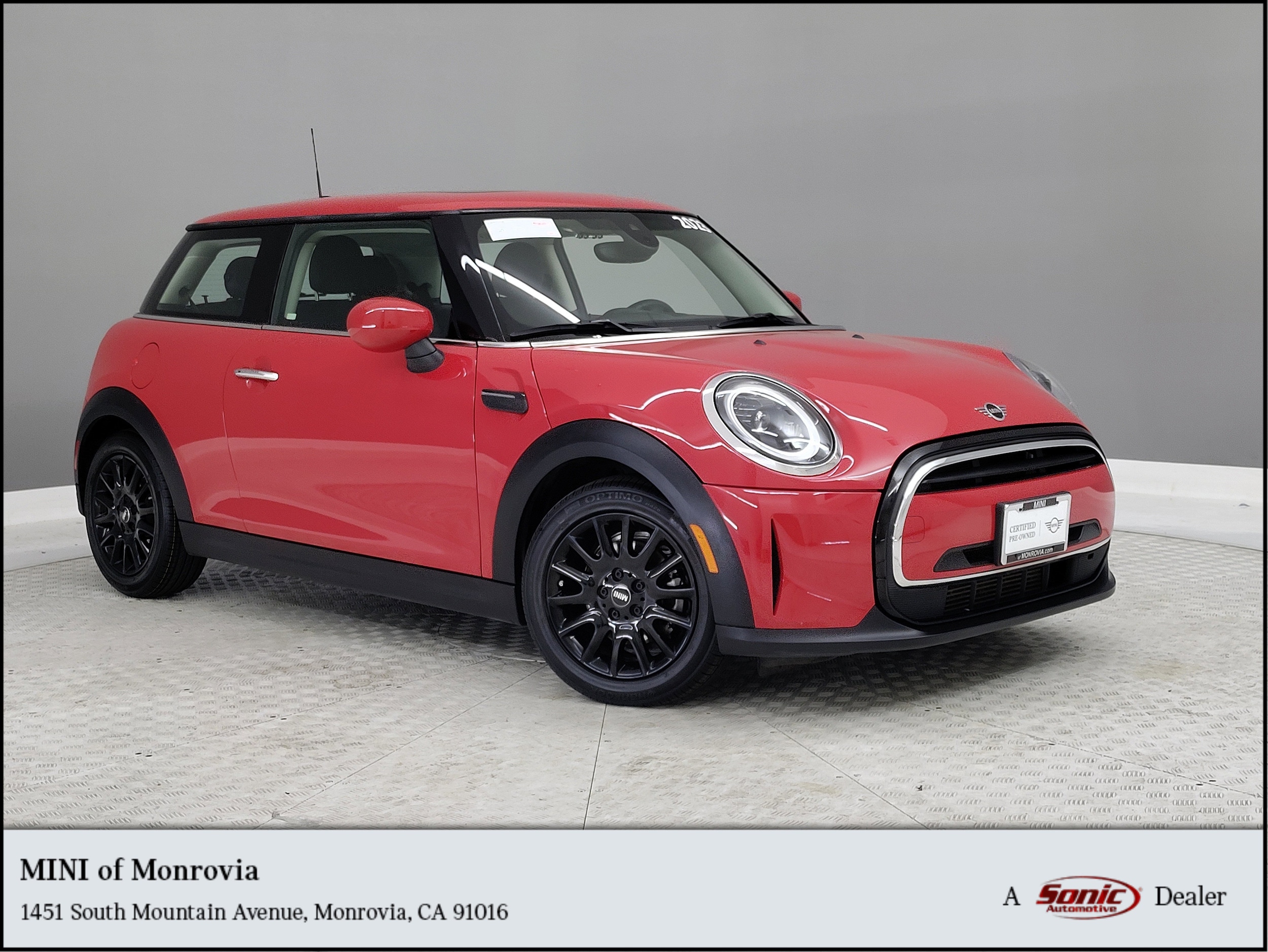 2023 MINI Hardtop 2 Door Base's photo